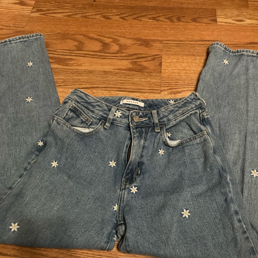 PacSun Daisy Mom Jeans